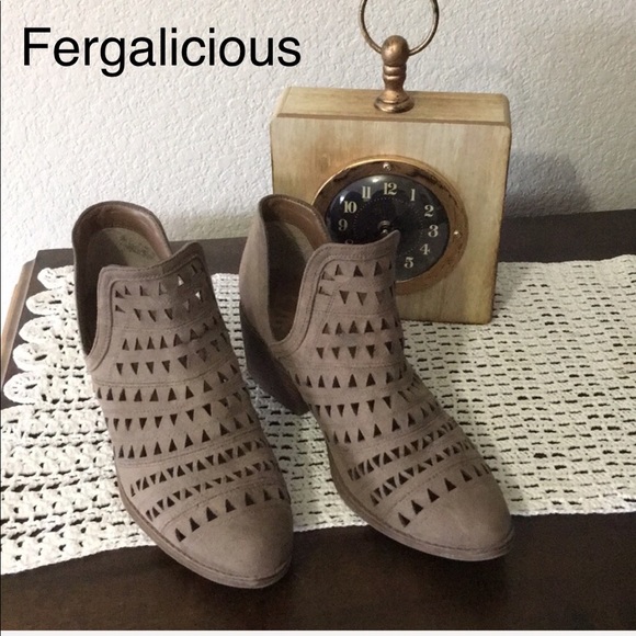 Fergalicious Shoes - Fergalicious booties women’s Sz 9